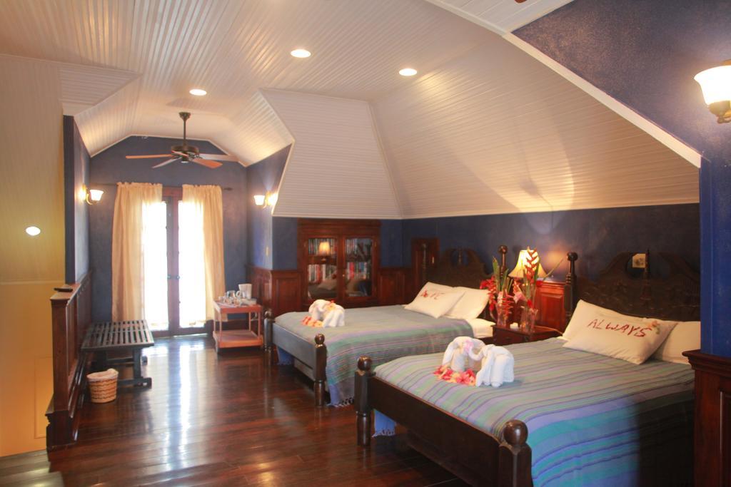 סן איגנאסיו Mahogany Hall Luxury Boutique Resort מראה חיצוני תמונה